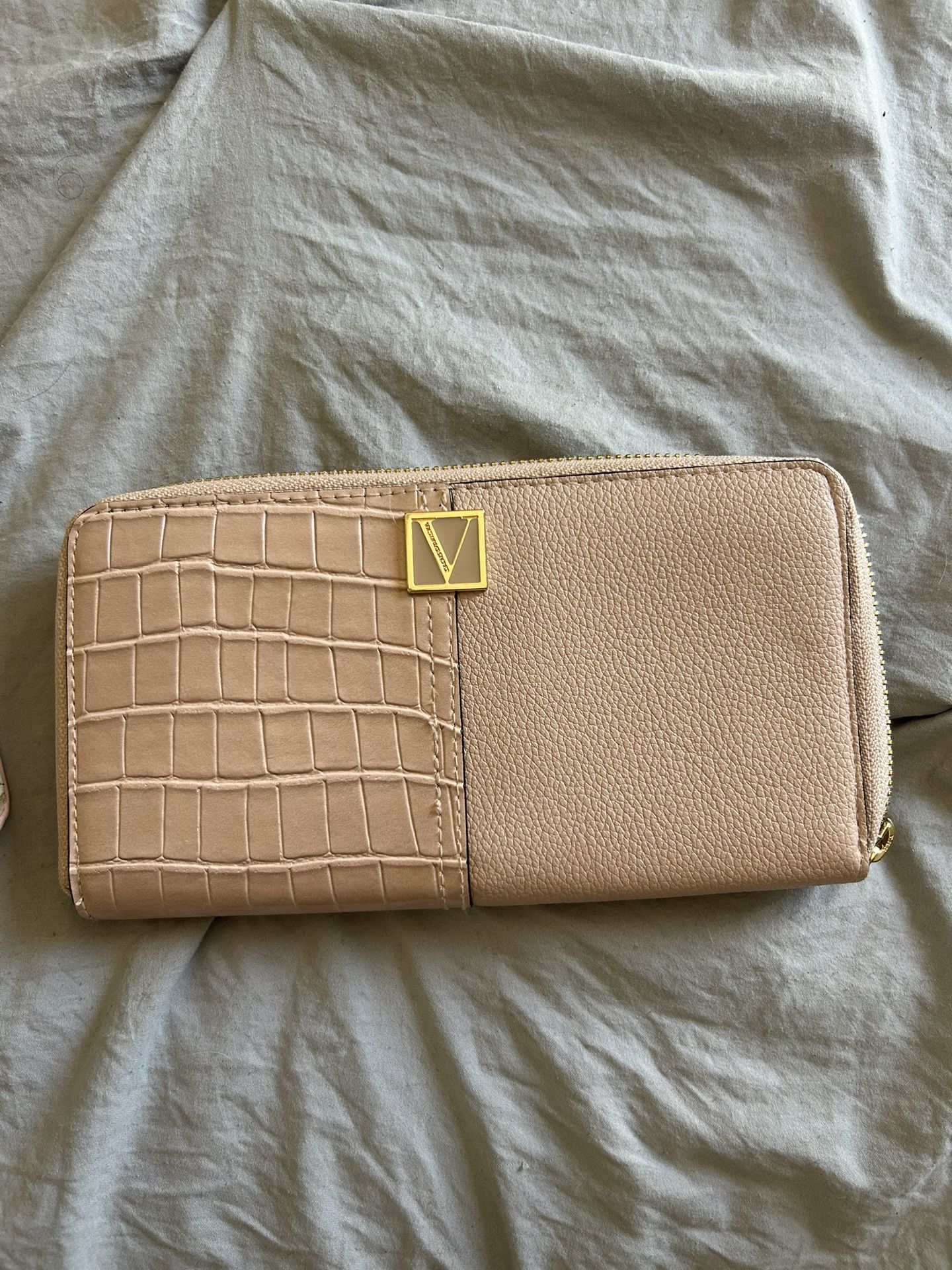 Victoria’s secret wallet