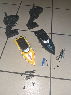 2 new pool rc boats comes with everything for them price is for both together $20