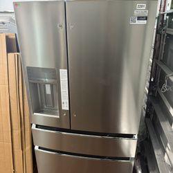 FRIGIDAIRE GALLERY 36” COUNTER-DEPTH 4-DOOR FRENCH DOOR REFRIGERATOR IN SMUDGE-PROOF STAINLESS STEEL. $1,000 MODEL #GRMC2273CF03. ORIGINAL PRICE $2,19