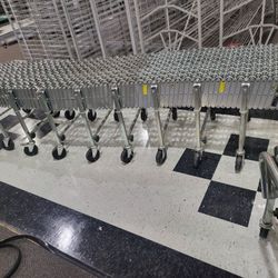 Skate rollers conveyor