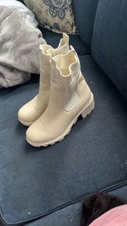 Size 9 Off White Boots. Lightly Worn