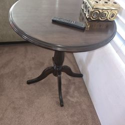 Dark Wood Side / Breakfast Table Like New!