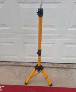 Heavy-Duty Metal Tripod Stand with Bag – 3.1 ft