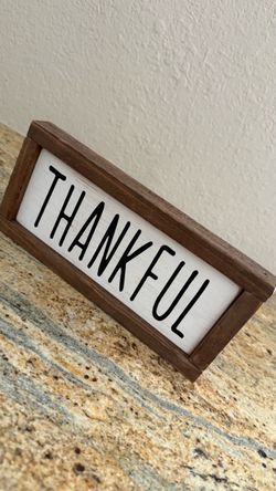 Rustic “THANKFUL” Wood Framed Sign – Farmhouse Fall Décor