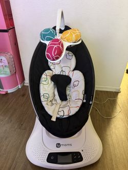 4 Moms Swing