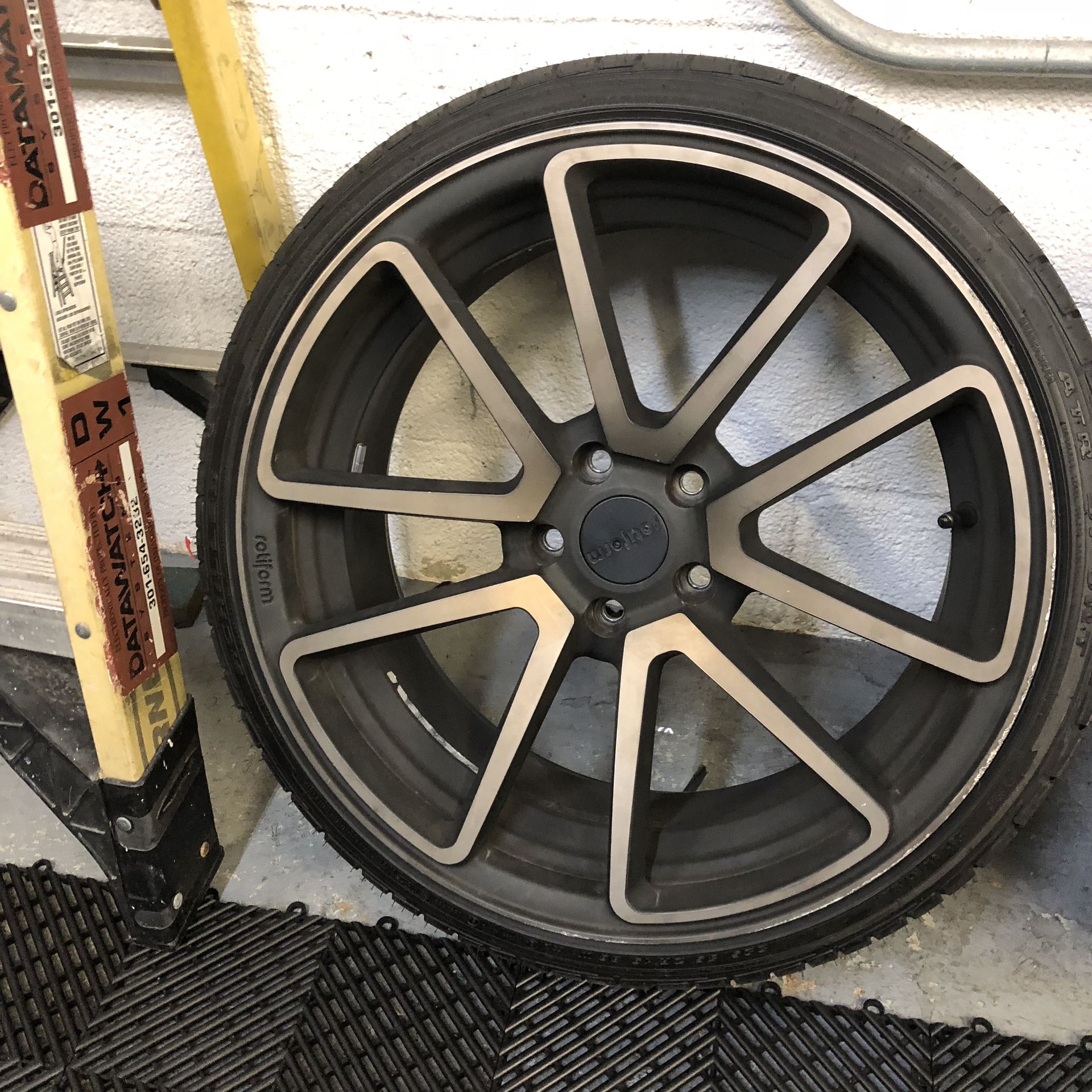 Rotiform SPF wheels and tires