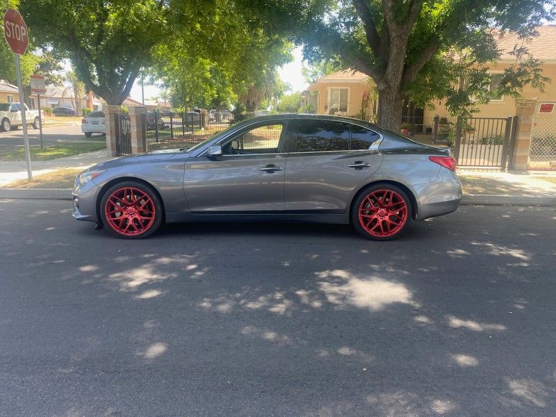 2015 Infiniti Q50