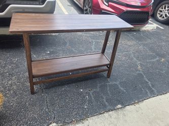 Table Needs Screws Tightened otherwise beautiful