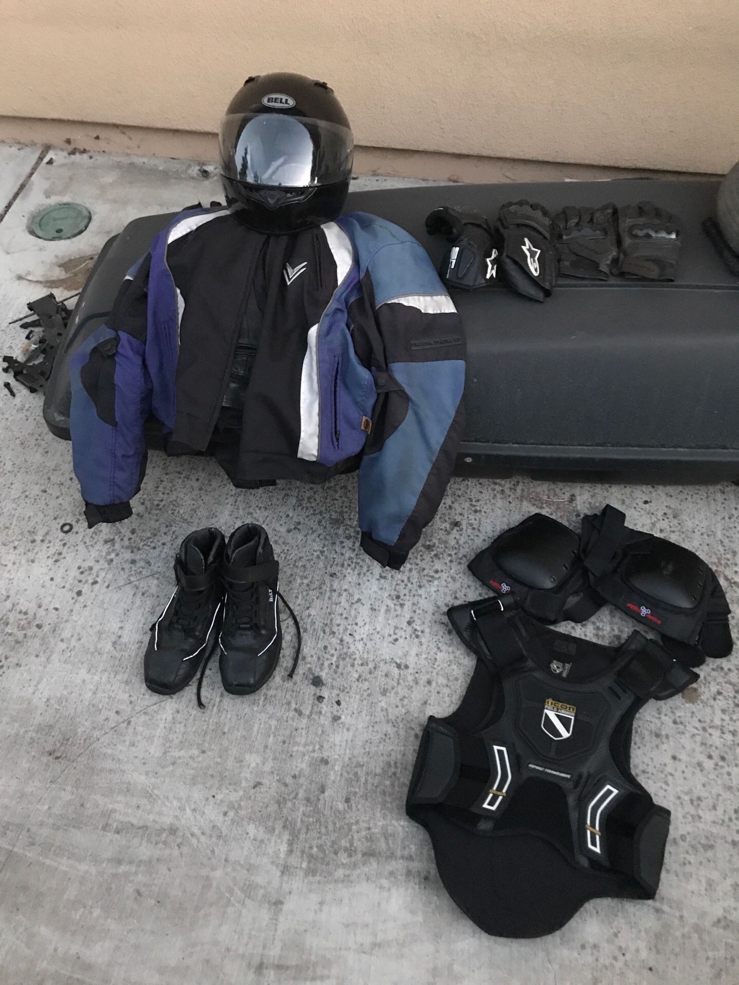 Complete motorcycle gear set. Best for man around 6ft.