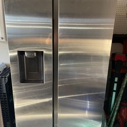 Samsung fridge barely Used