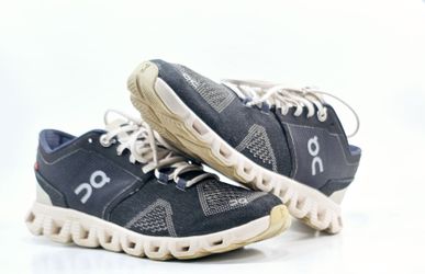 On Running Cloud X Shoes Womens Size 6  Black White Sneakers Lightweight