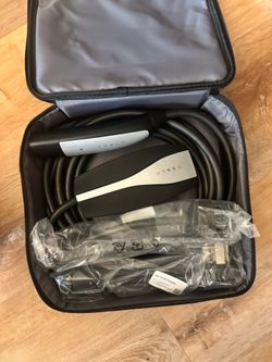 TESLA MOBILE CHARGER - NEW