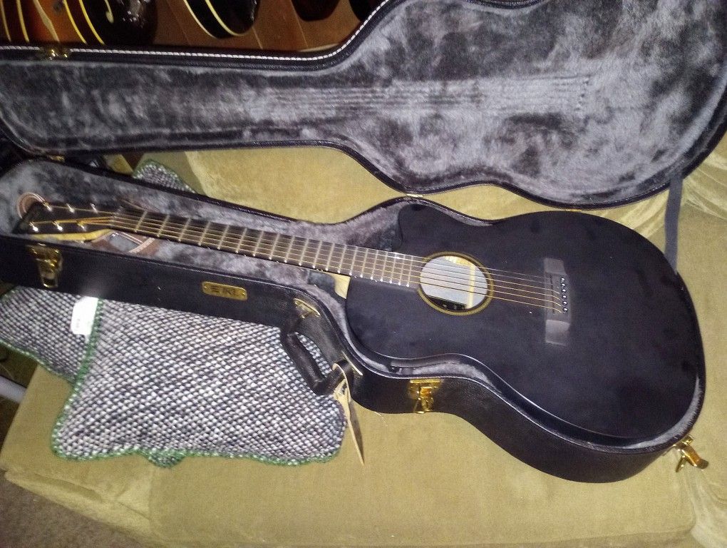 Martin 000 CX EAuditorium Acoustic Guitar