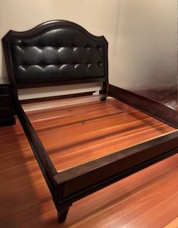 Leather Headboard/ Queen-Size Fram