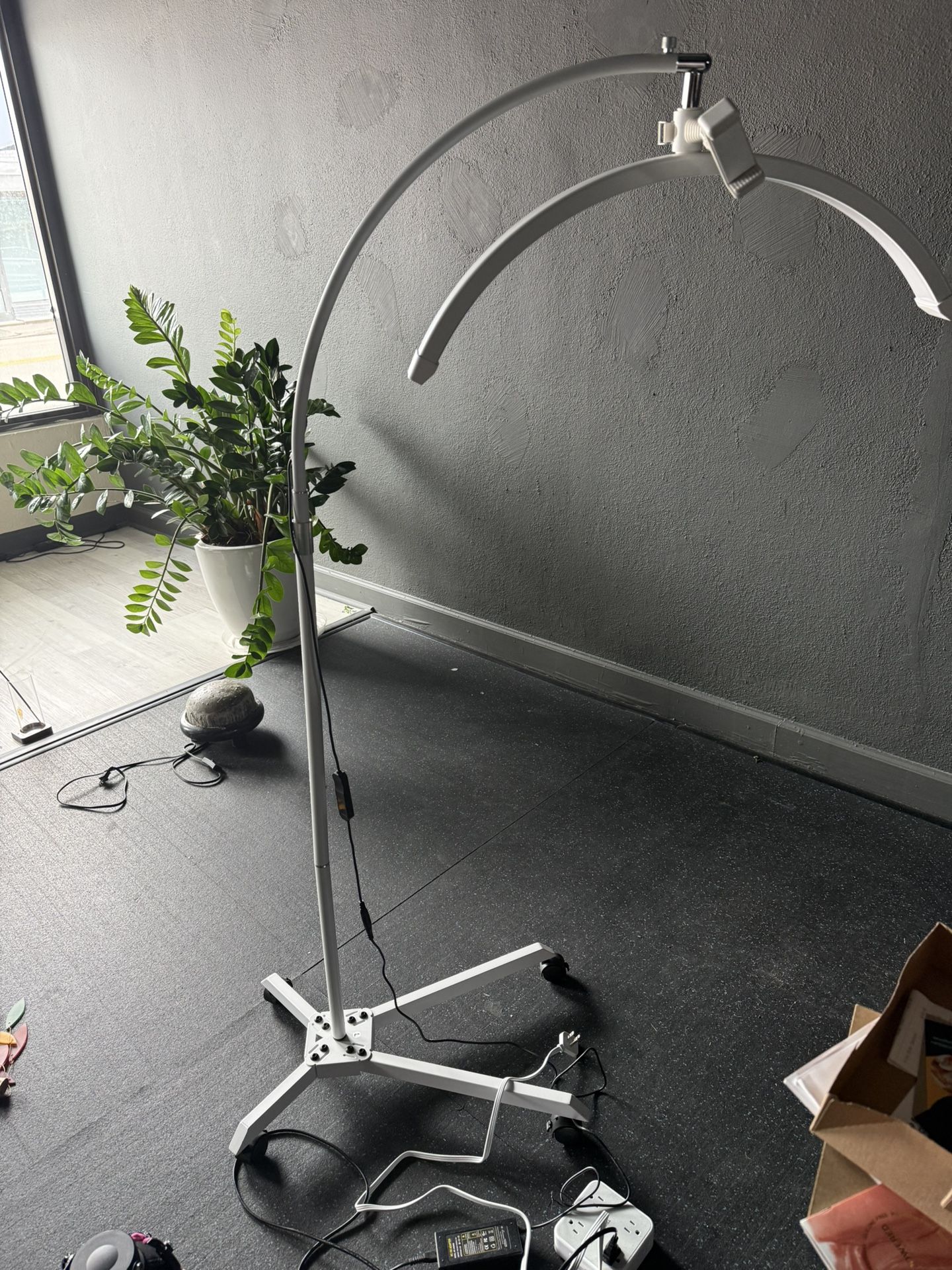 LED Facial Light Stand With Wheels