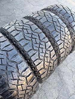 275 65 R 18 vendo llantas usadas marca Goodyear