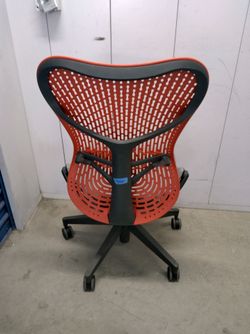 Herman Miller Mira $ 350