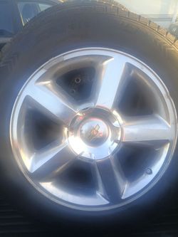 275/55R20 Tires 6lug 20" Chevy Avalanche LTZ Rims (4)