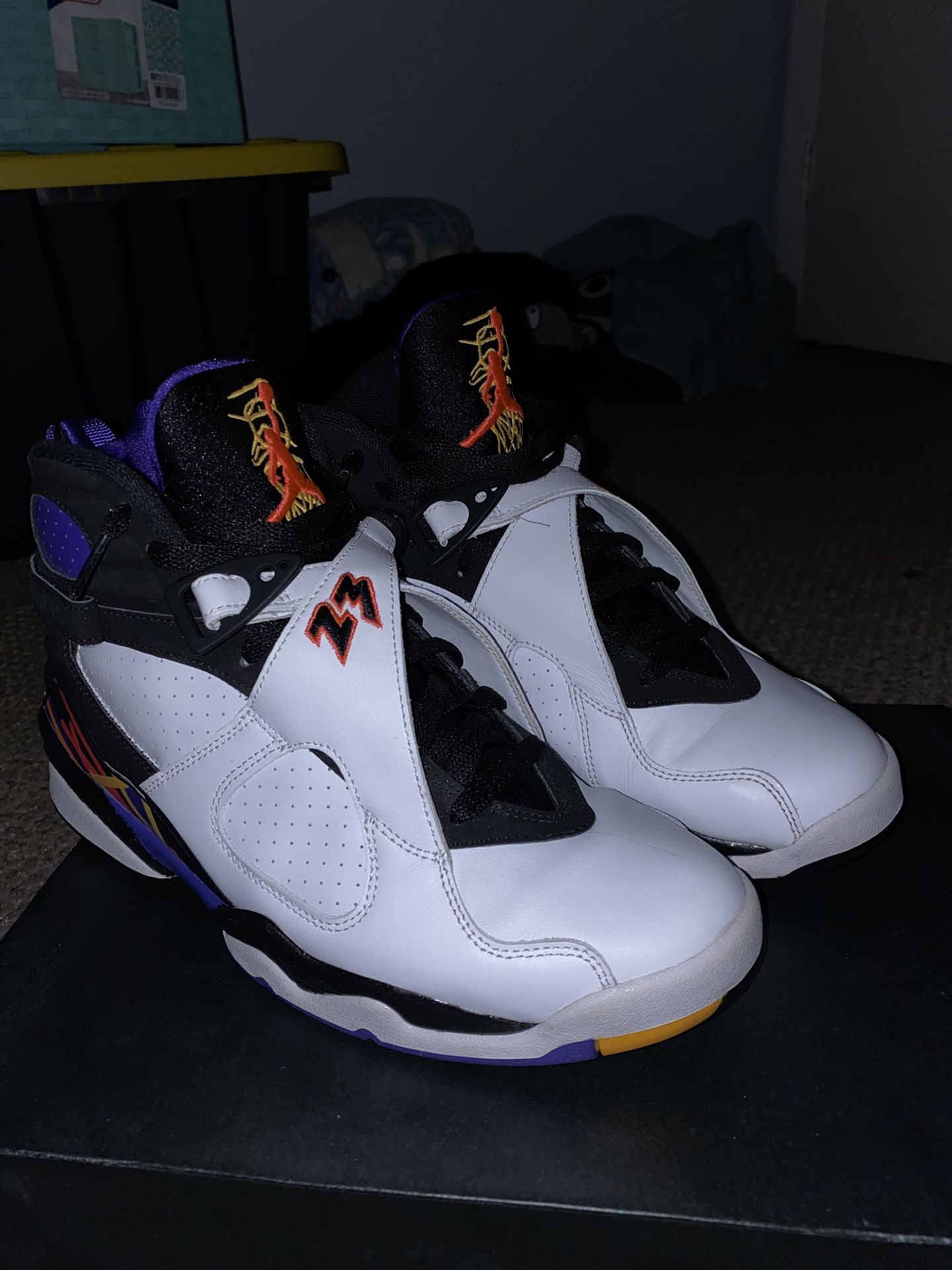 Jordan 8 “3peat” size 9