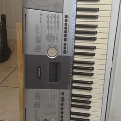 Yamaha PSR-293 61-key portable keyboard