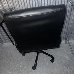 Comfy Black Desk Chair 