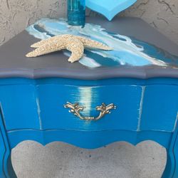 Pretty Coastal Table 