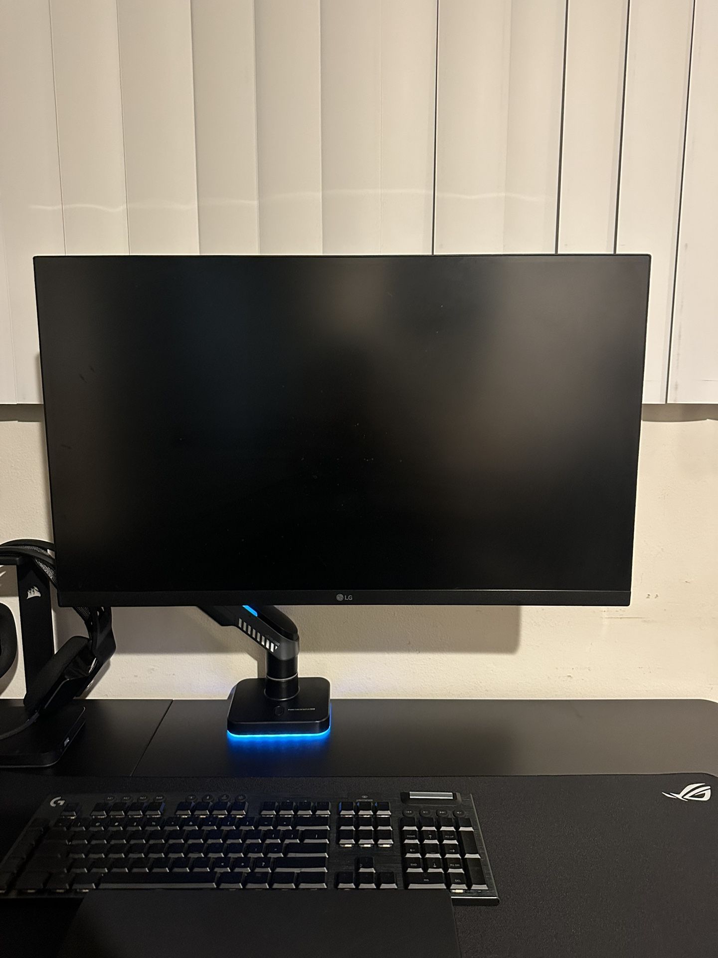 LG 27GL83A-B 1440P Monitor 144HZ