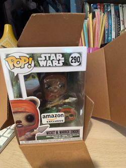 Funko POP Star Wars: Across The Galaxy - Wicket with Pin, Amazon Exclusive,Multicolor