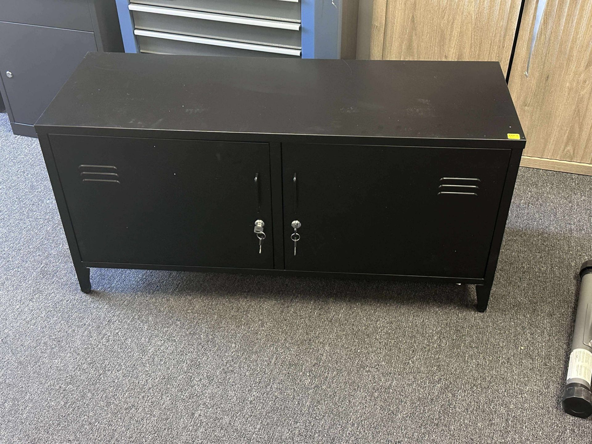 Metal Storage Cabinet, 2 Door Metal Locking Office Cabinet with 2 Shelves,