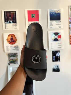 Guiseppe Zanotti Slides