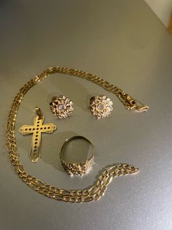 10k gold chain with cross pendant
