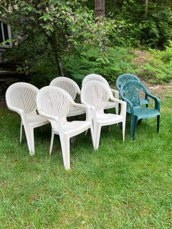 Free Plastic Deck Chairs