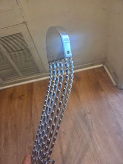 Twisted banana seat