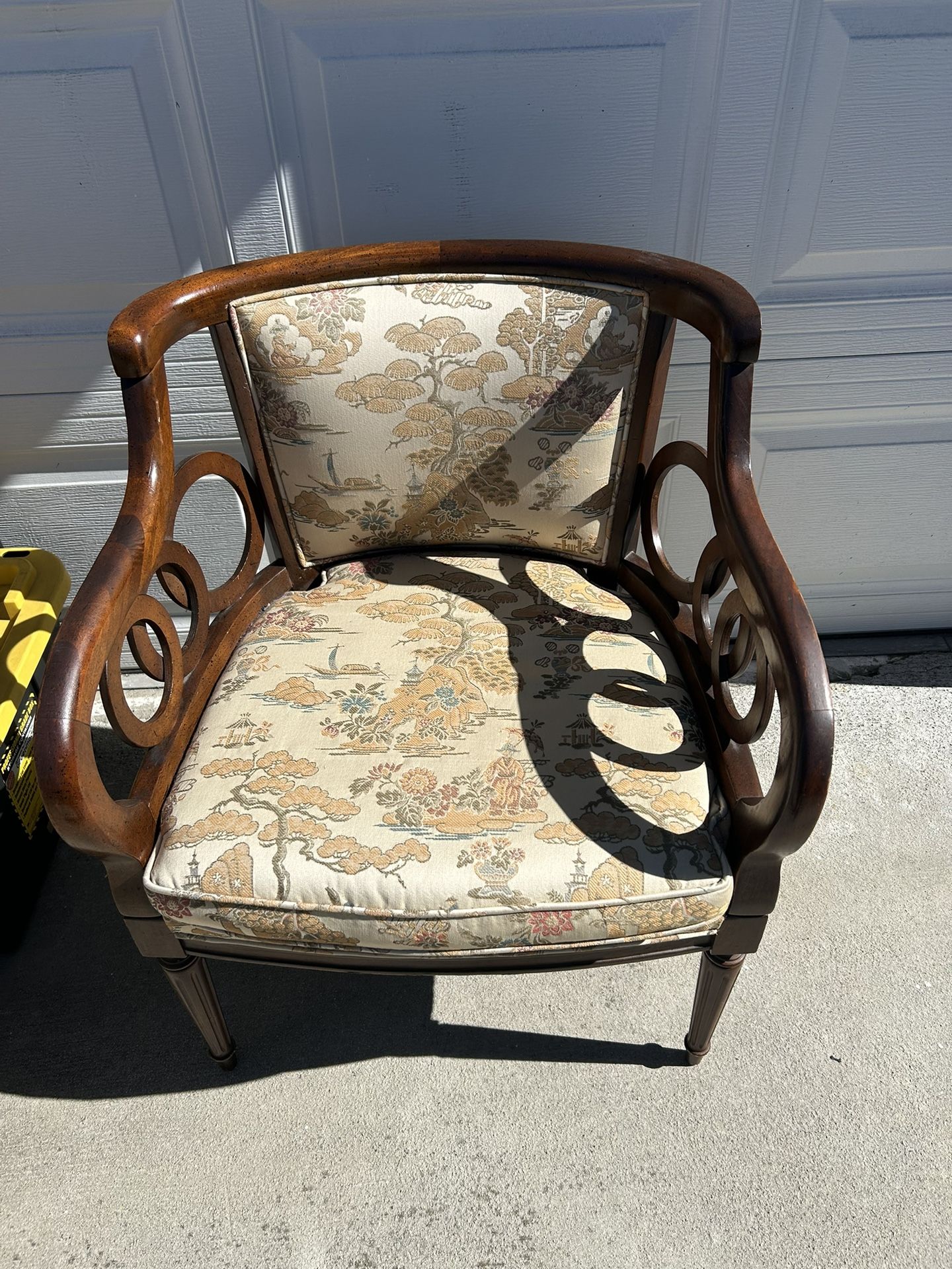 Antique Circular Arms Chair 