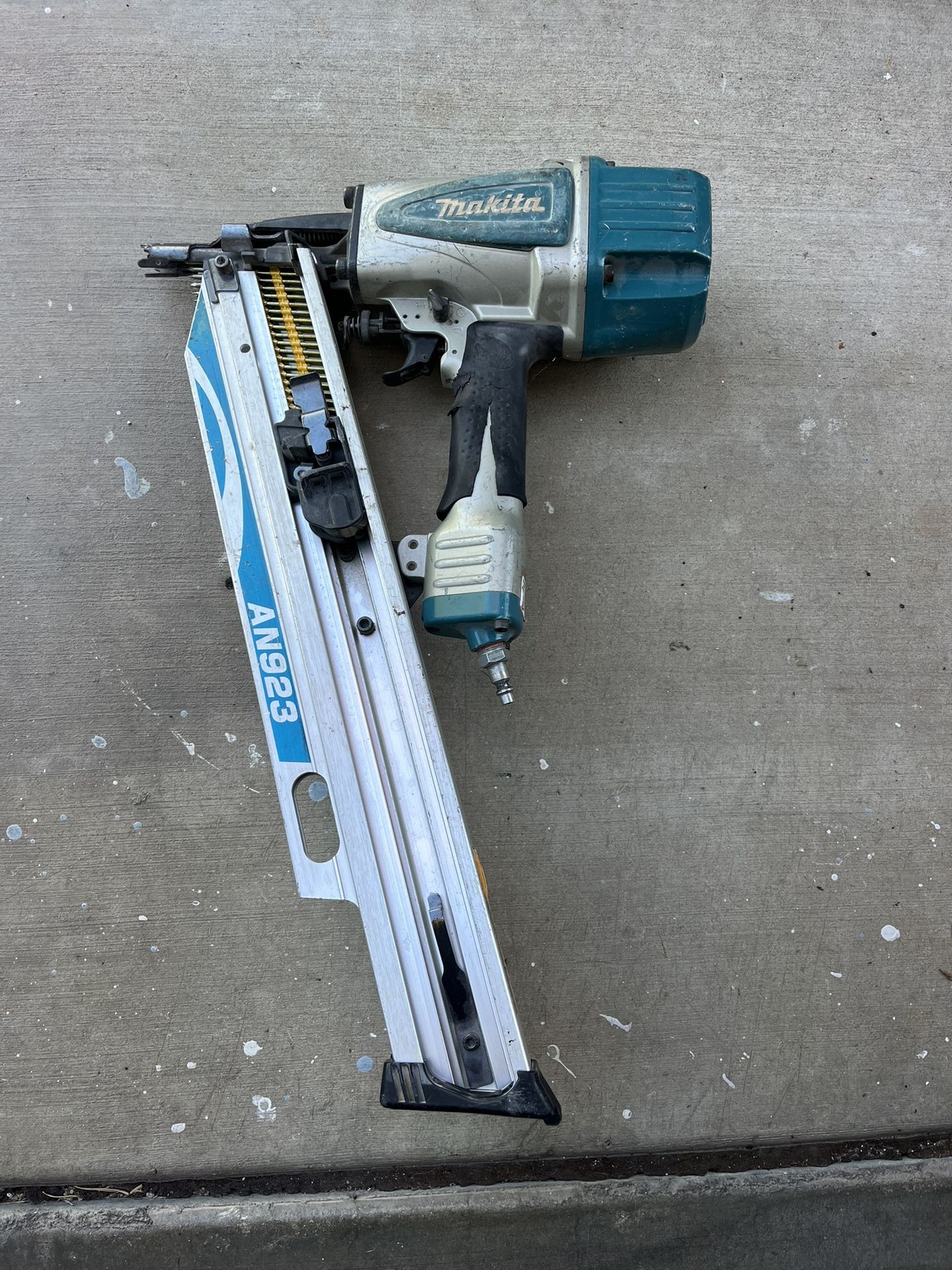 Makita 3.5 Inch Nail Gun