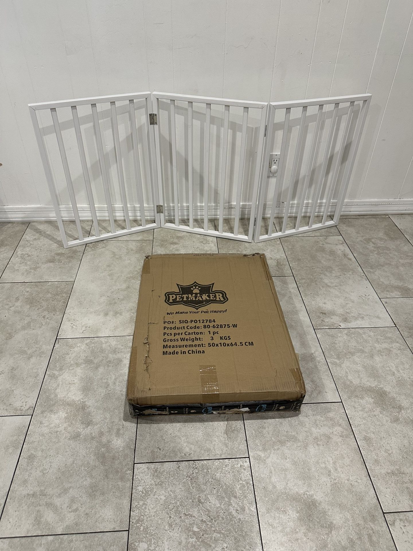 Freestanding Pet Gate / Pet Fence