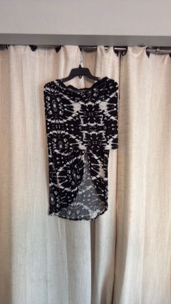 Women’s black and white skirt / Size M