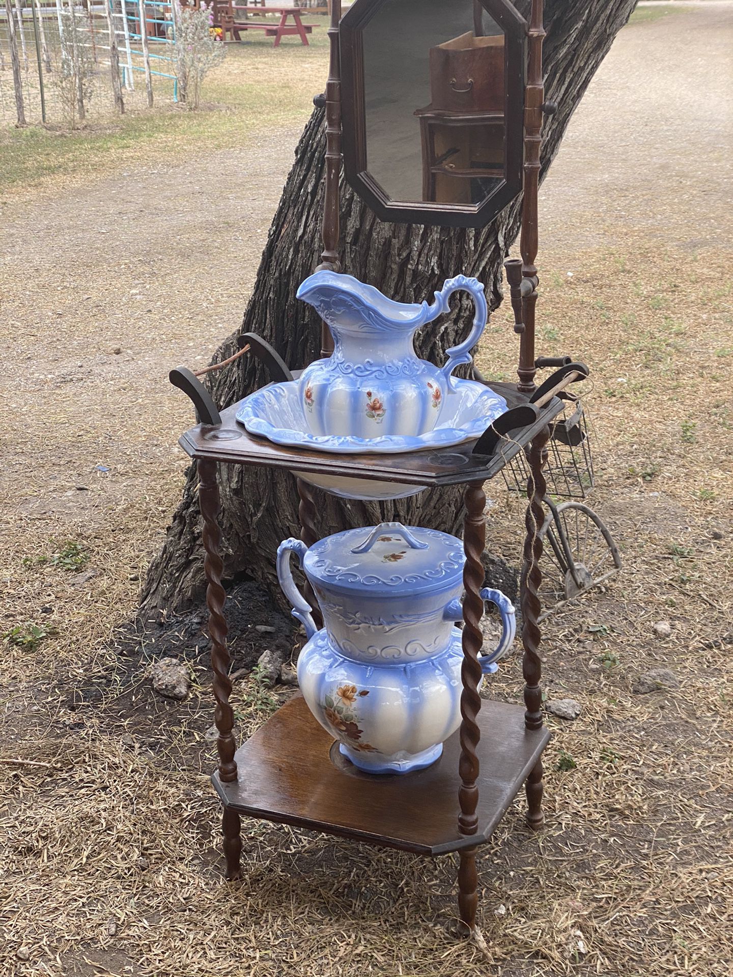 Antique dry wash with pitcher / bowl and extras