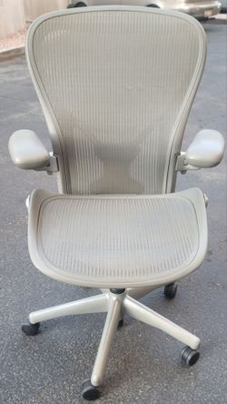 Size C Herman Miller Aeron Office Desk Gaming Chair