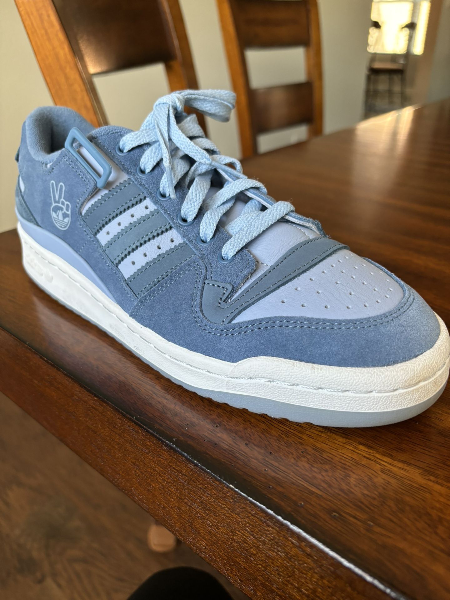 Adidas Forum Low Size 9  Ambient Sky