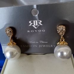 New Faux Pearl Earrings w/ Crystal Accents. Cash