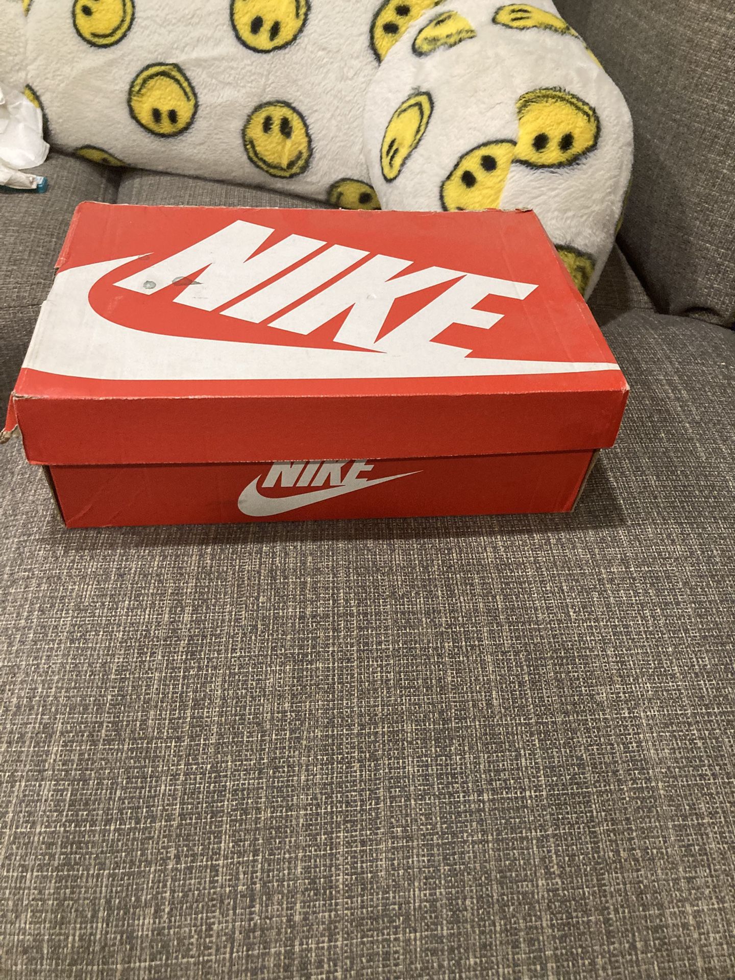Red And Black Nike Youth Basketball Shoes
