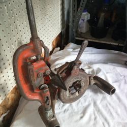 Ridgid 300 Carriage Pipe Cutter, Reamer, 811 Die, 