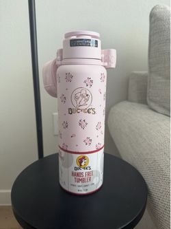 Buc-ees hands free tumbler