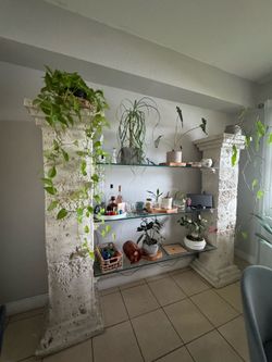 Custom Decorative Glass & Stone Display Shelf – Mediterranean Style