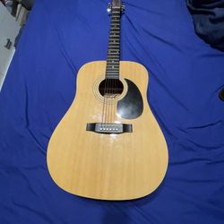 LA 360 Acoustic Guitar with Carrying Case. 