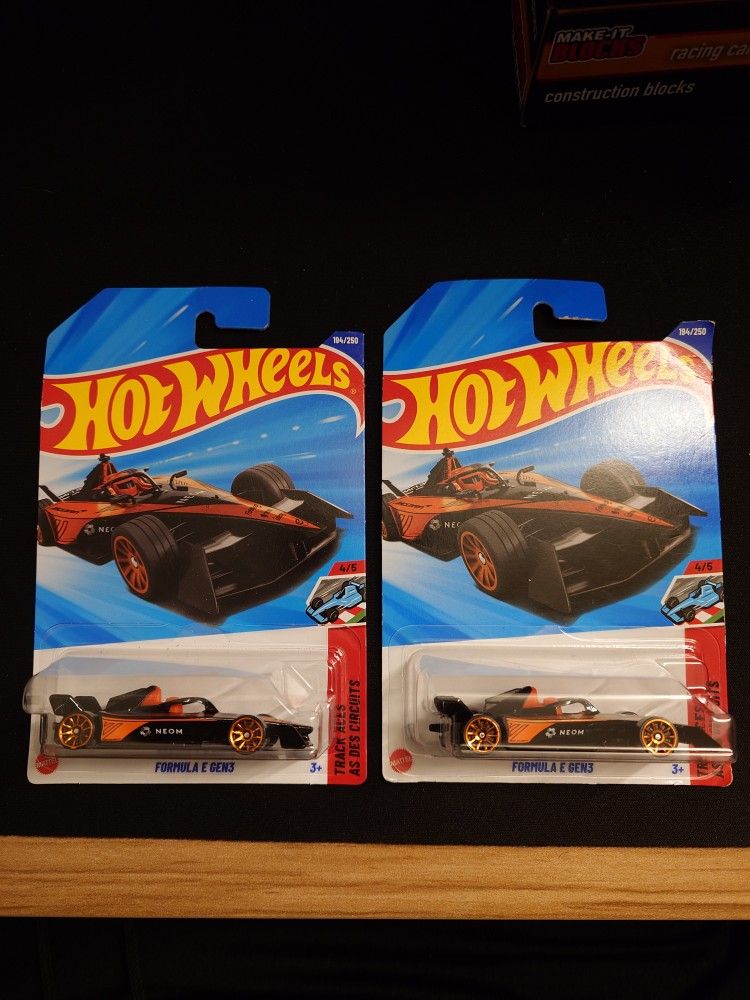 2025 Hot Wheels Formula E Gen3 Neom McLaren Racing Lot of 2