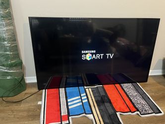 Samsung 44” HD TV w/ Stand – Great Condition!