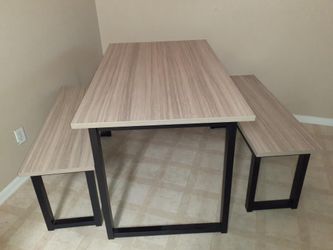 Dinette set w/ 2 benches
