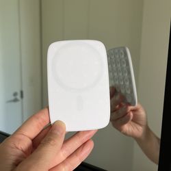 Magnetic Universal Phone Mount (White)
